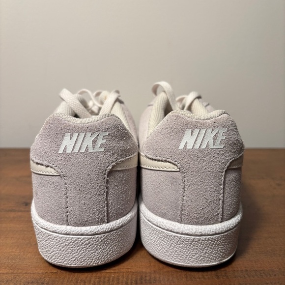 NIKE Women’s Court Royale Premium Sneakers Shoes Phantom White AJ7731-001 Size 9 - Picture 3 of 7